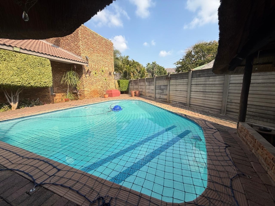 4 Bedroom Property for Sale in Geelhoutpark North West